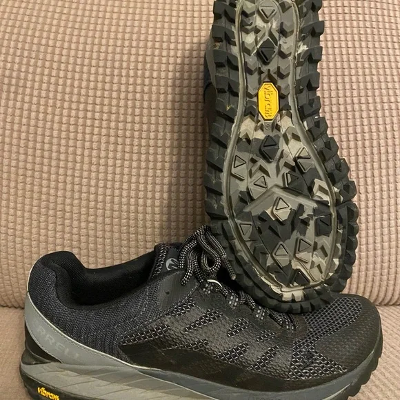 Merrell Black and Gray Athletic Trail Shoes with Mesh Upper. Amazing condition! - Picture 2 of 5